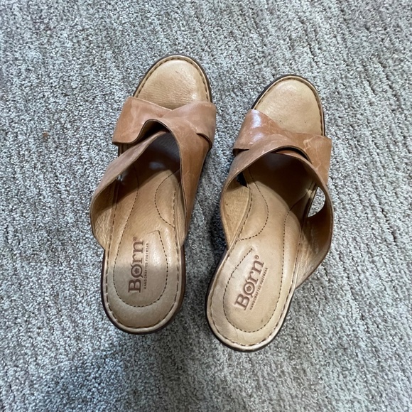 Born Women’s Crossover Strap Wedge Sandals – Size 6 – Light Brown - Picture 3 of 8